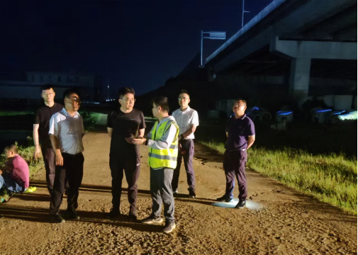 抗洪抢险报导-迎“汛”而上，奔赴前列 -320.png