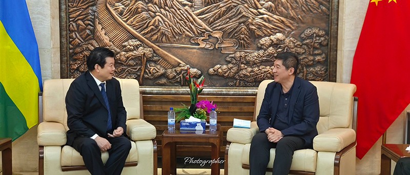 clip_image002.jpg 与参赞互换g.jpg
